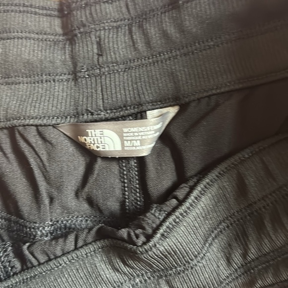 The North Face black shorts size medium elastic waist - Picture 2 of 5